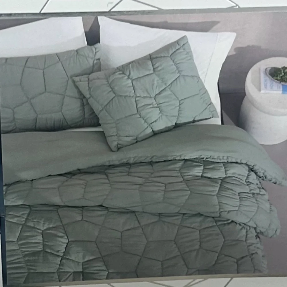 Earthy Serenity Grounded In Beauty Green Full/Queen Comforter Set 90”x90”